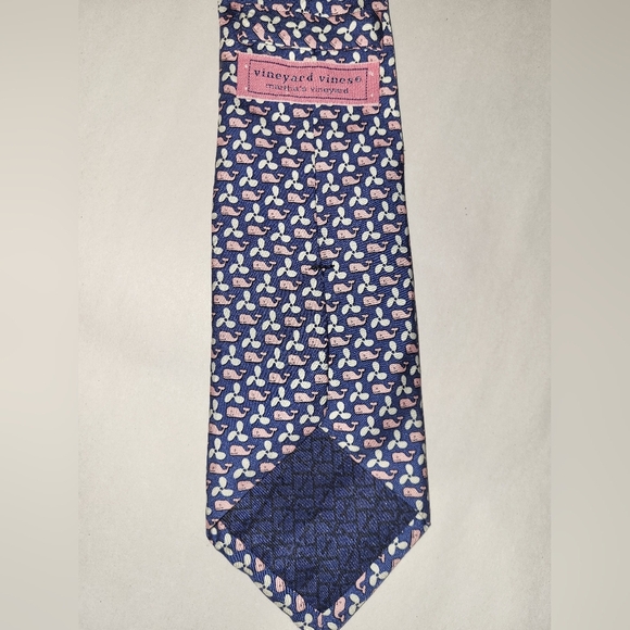 Vineyard Vines Whale Tie Blue Pink Made In USA 100% Silk - Picture 4 of 8